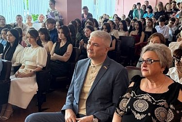 В добрый путь, выпускники!